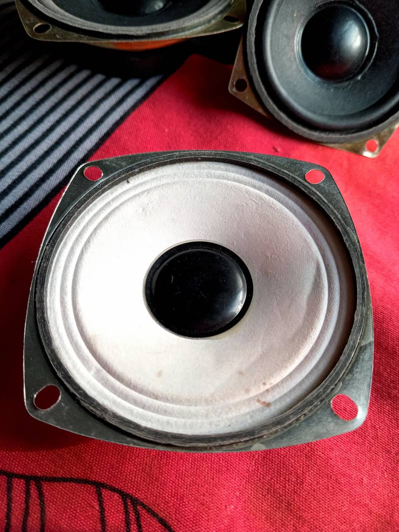 SPEAKER SET 9
