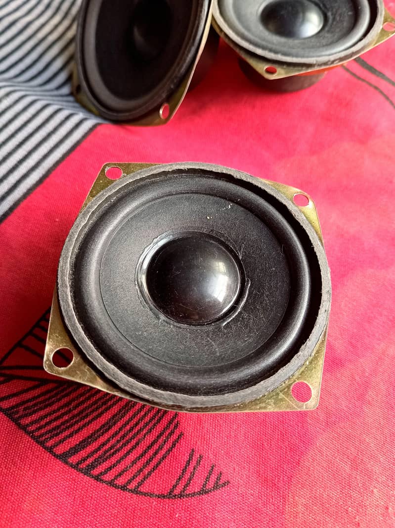SPEAKER SET 13