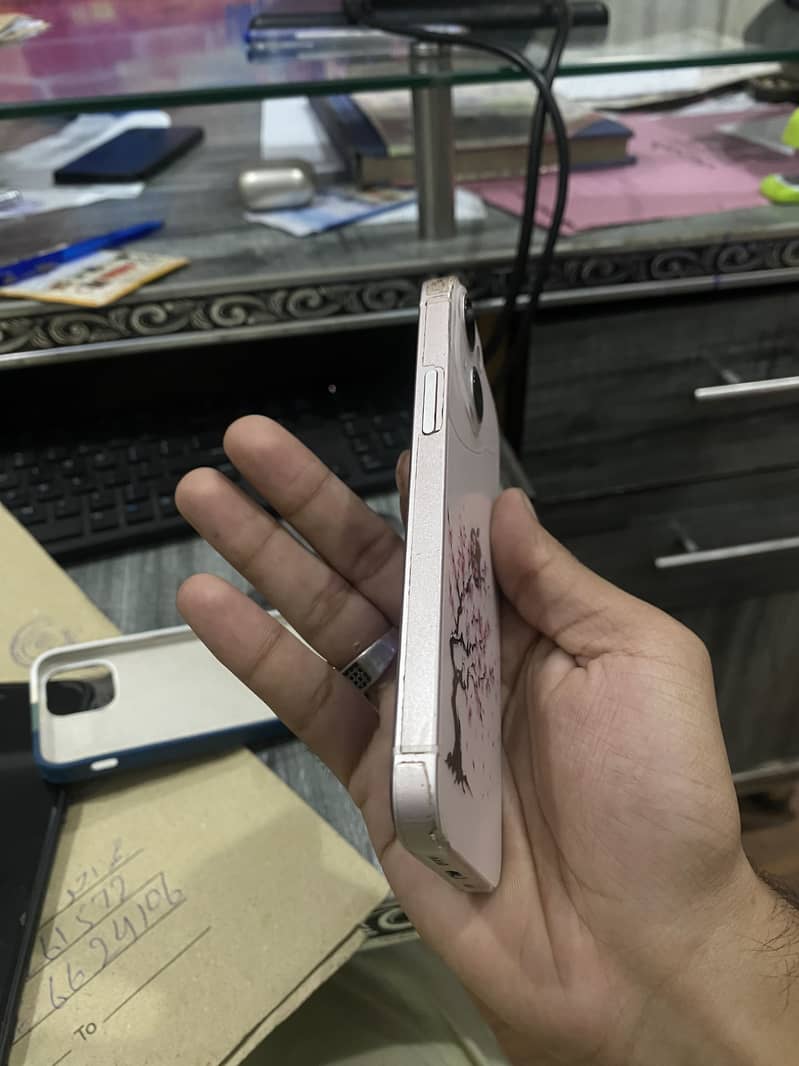 Apple iPhone 13 mini 3