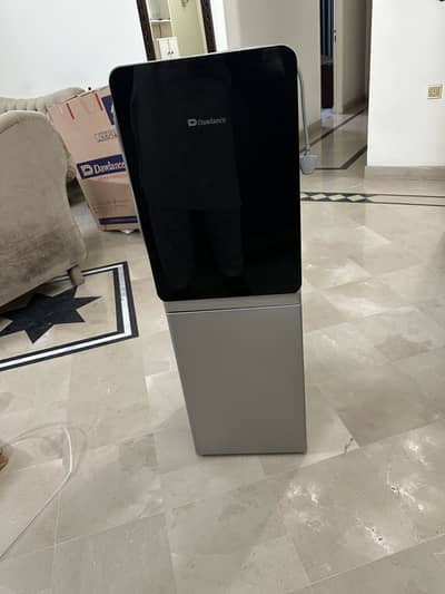 Water dispenser like a brand new