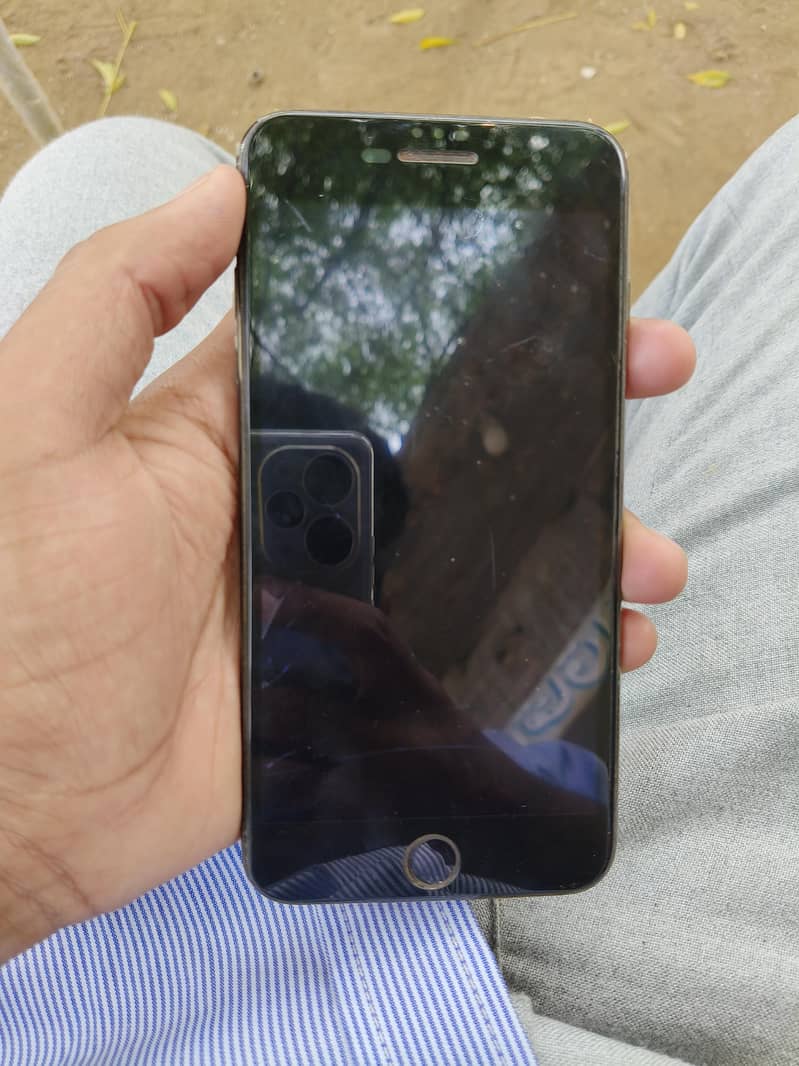 Apple iPhone 7 Plus 2