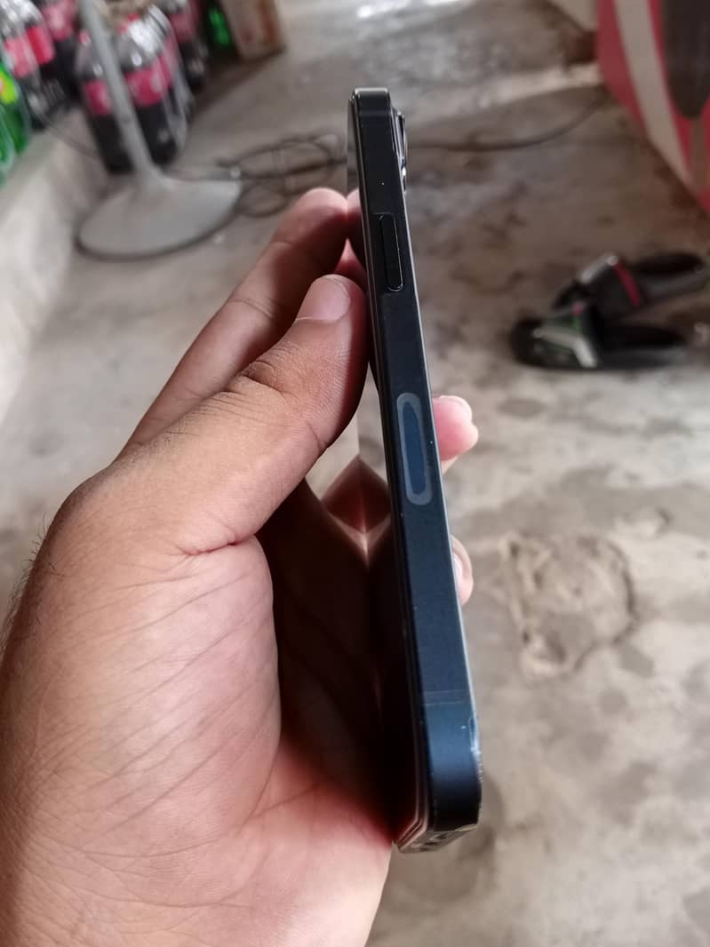 Apple iPhone 13 1