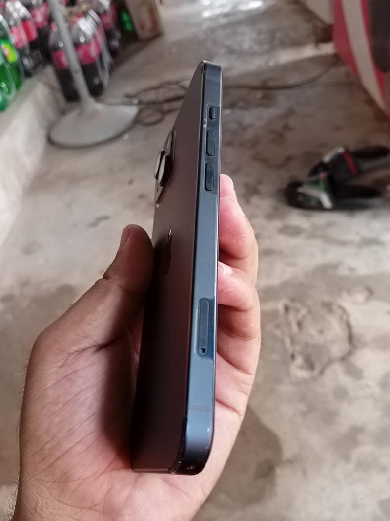 Apple iPhone 13 2