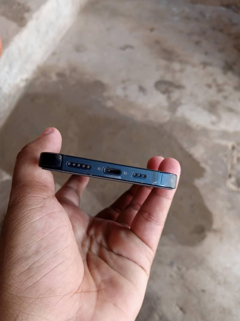 Apple iPhone 13 3