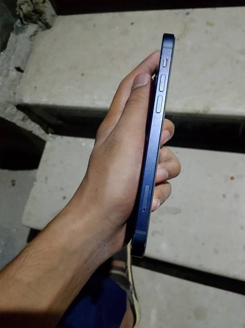 Apple iPhone 12 5