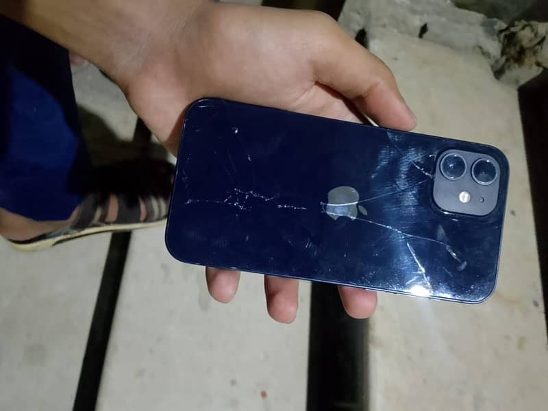 Apple iPhone 12 6