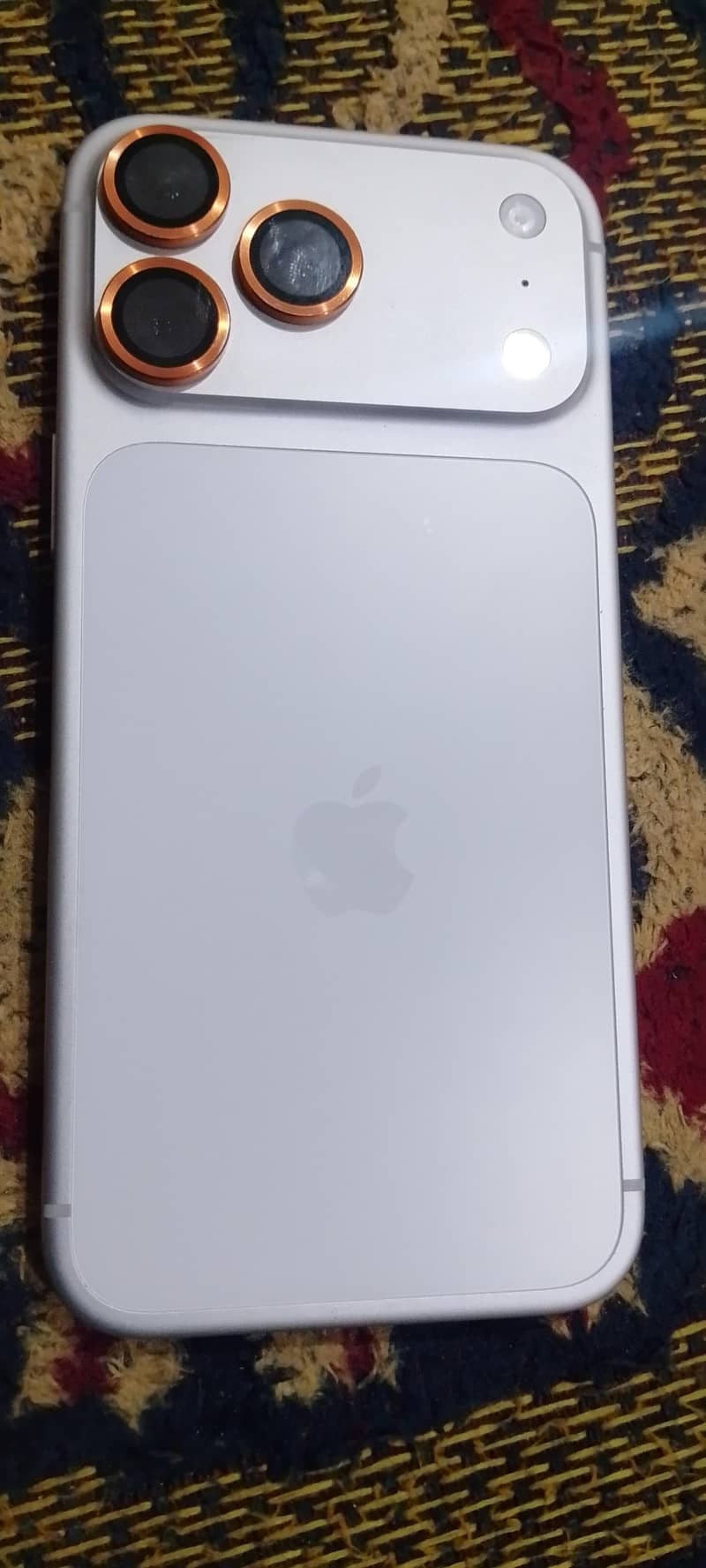 Apple iPhone 17 Pro Max 1