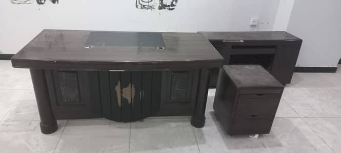 Office Furniture | Office Setup | Office Table | Office Chairs