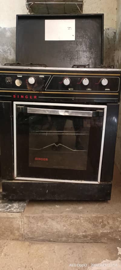 singer company fully oven in work condition