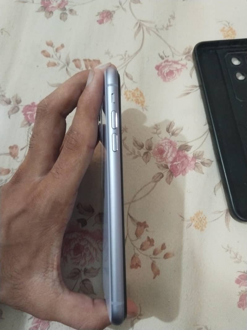 Apple iPhone 11 5