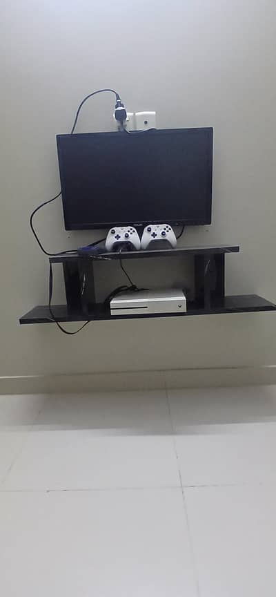 xbox one s 500 gb complete setup/2 controllers/gta 5 disc/asus 26 inch