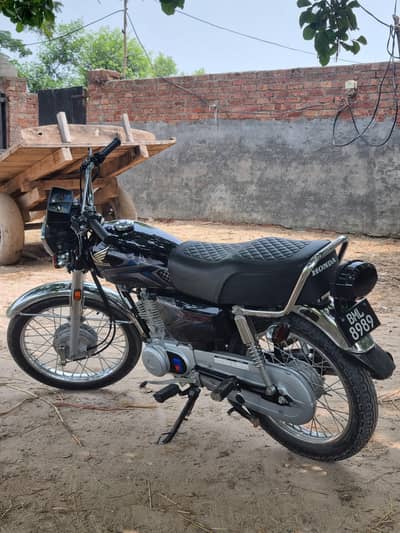 CG 125 BLACK EDITION