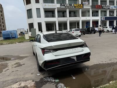 Hyundai Elantra 2024