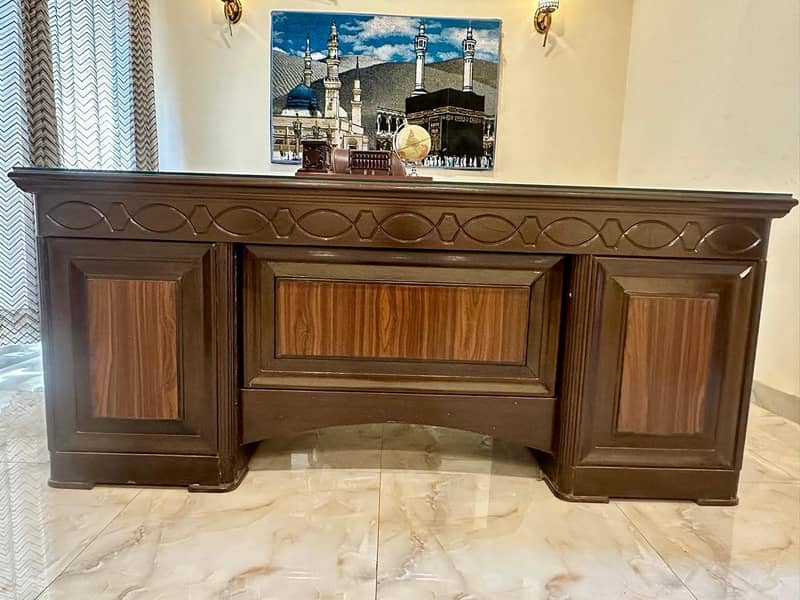 Executive office table set Complete. 1
