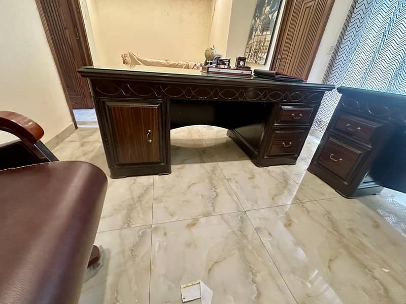 Executive office table set Complete. 3