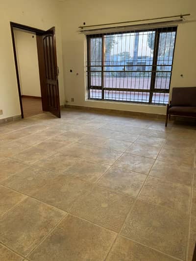 10 marla house for sale