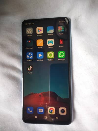 note 9 neat & clean condition me ha 4+2/128. . . only phone