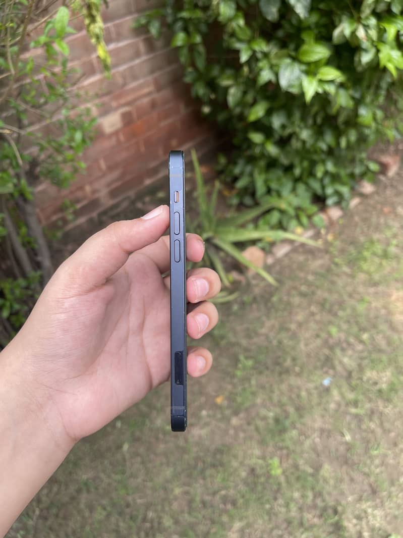 IPHONE 12 5