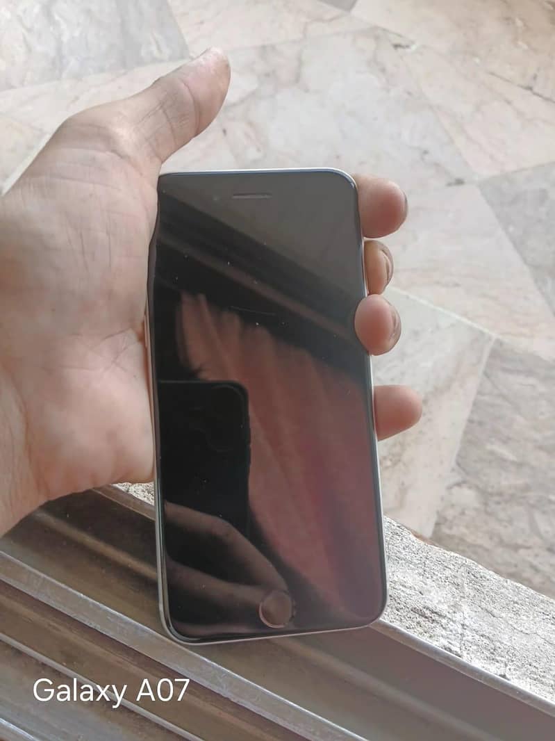 Apple iPhone SE 3