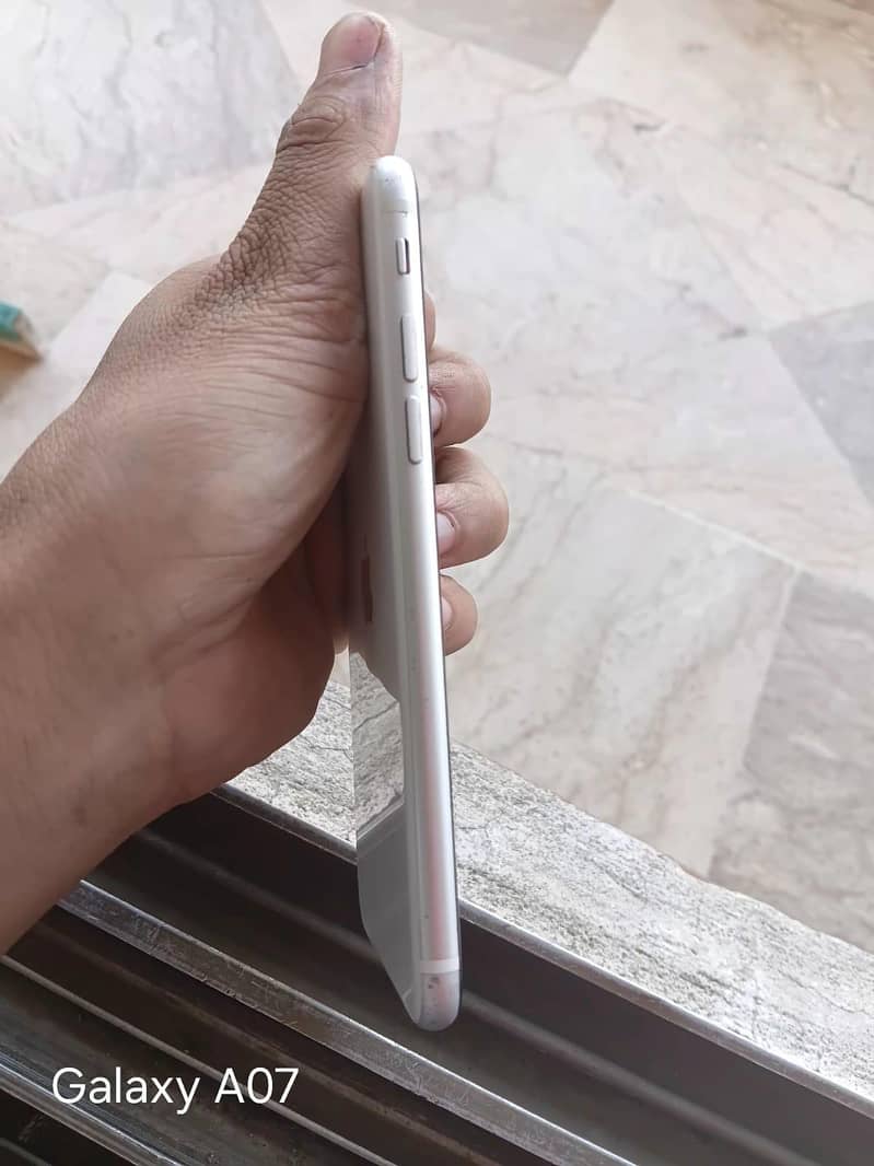 Apple iPhone SE 4