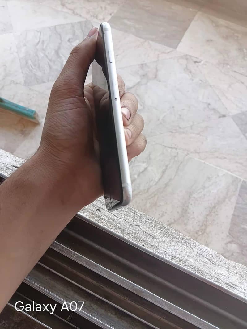 Apple iPhone SE 6