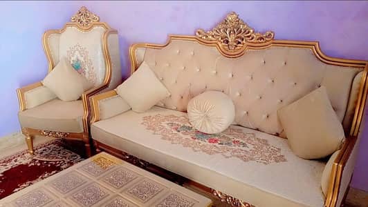 Elegant Luxury 5-Seater Sofa Set with Center Table