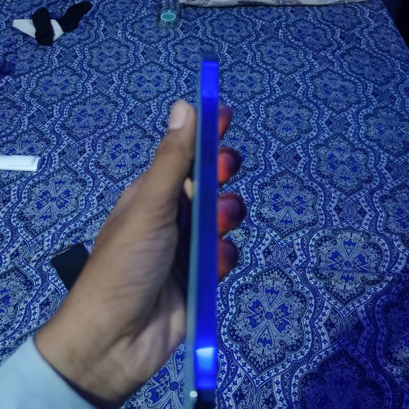 Apple iPhone 13 Pro Max 4