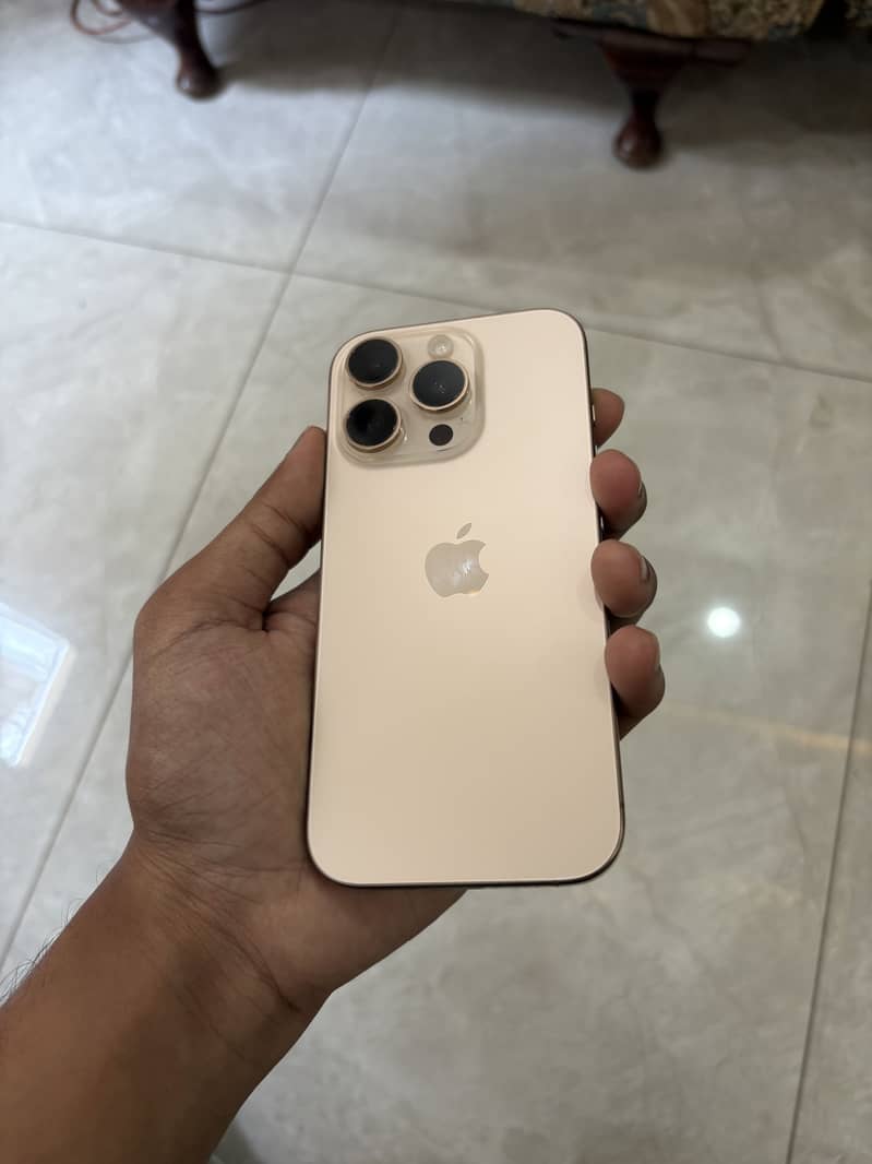 Apple iPhone 16 Pro 4