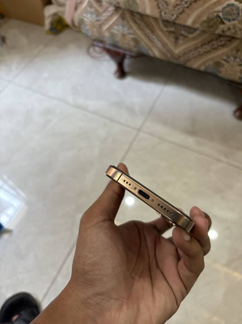 Apple iPhone 16 Pro 5