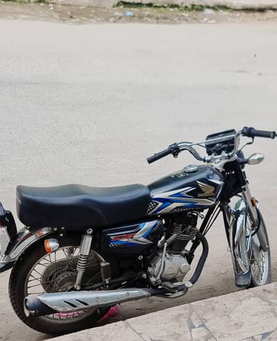 HONDA CG 125 BLACK COLOUR