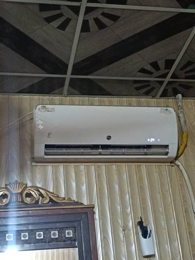 1 tan Pen Inverter neat and clean