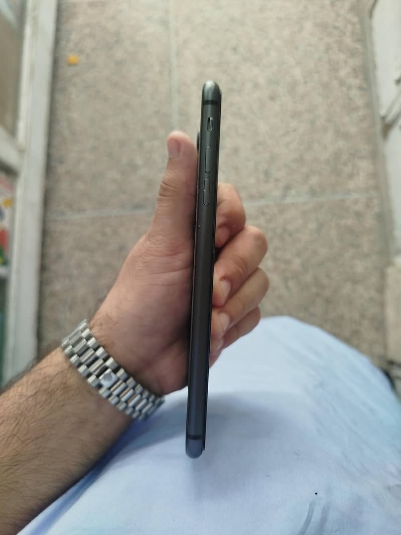 iPhone 8 plus 6