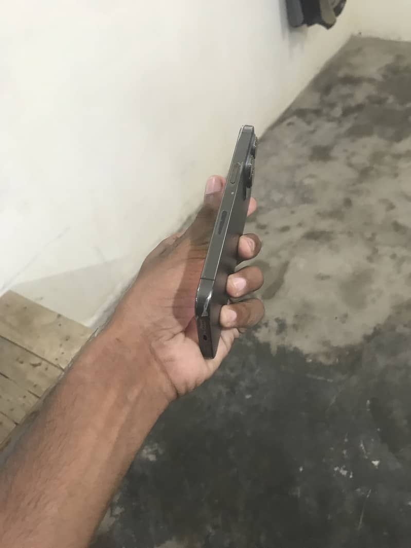 Apple iPhone 13 Pro 3