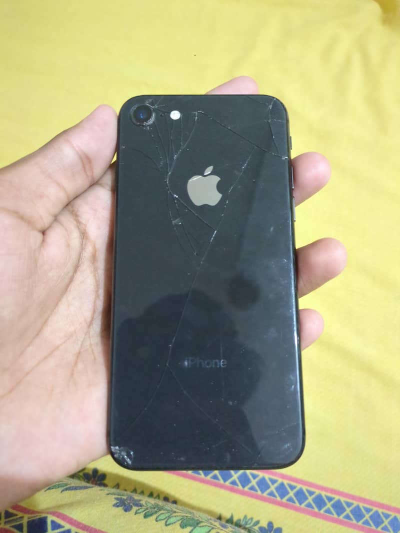 Apple iPhone 8 1