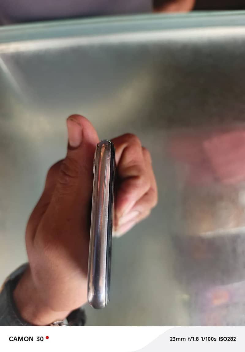 Apple iPhone X 6