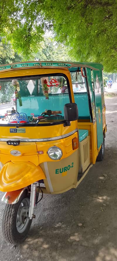 tezeaftar 11seater rickshah