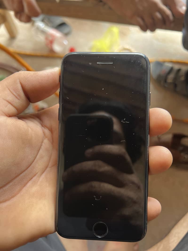 Apple iPhone SE 6
