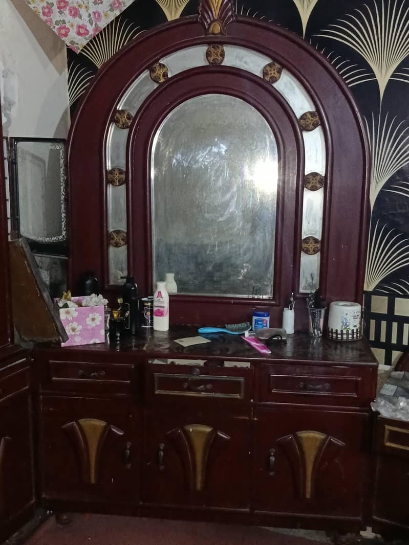 dressing table 0