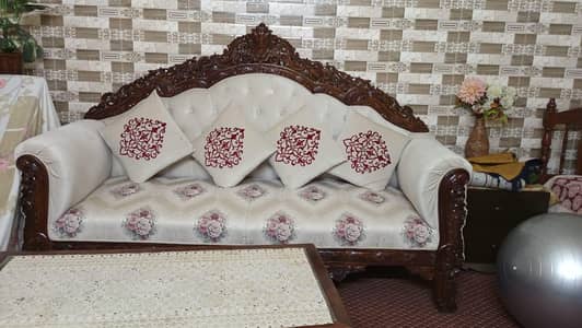 ALMOST NEW SOFA SET 8 SEATER