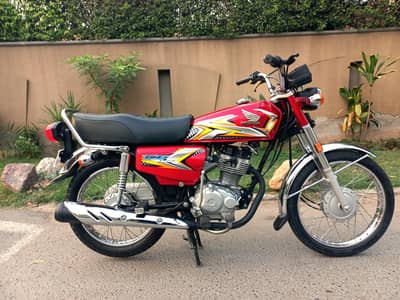 Honda Cg 125 2025 model totall new bike 9500 km driven only