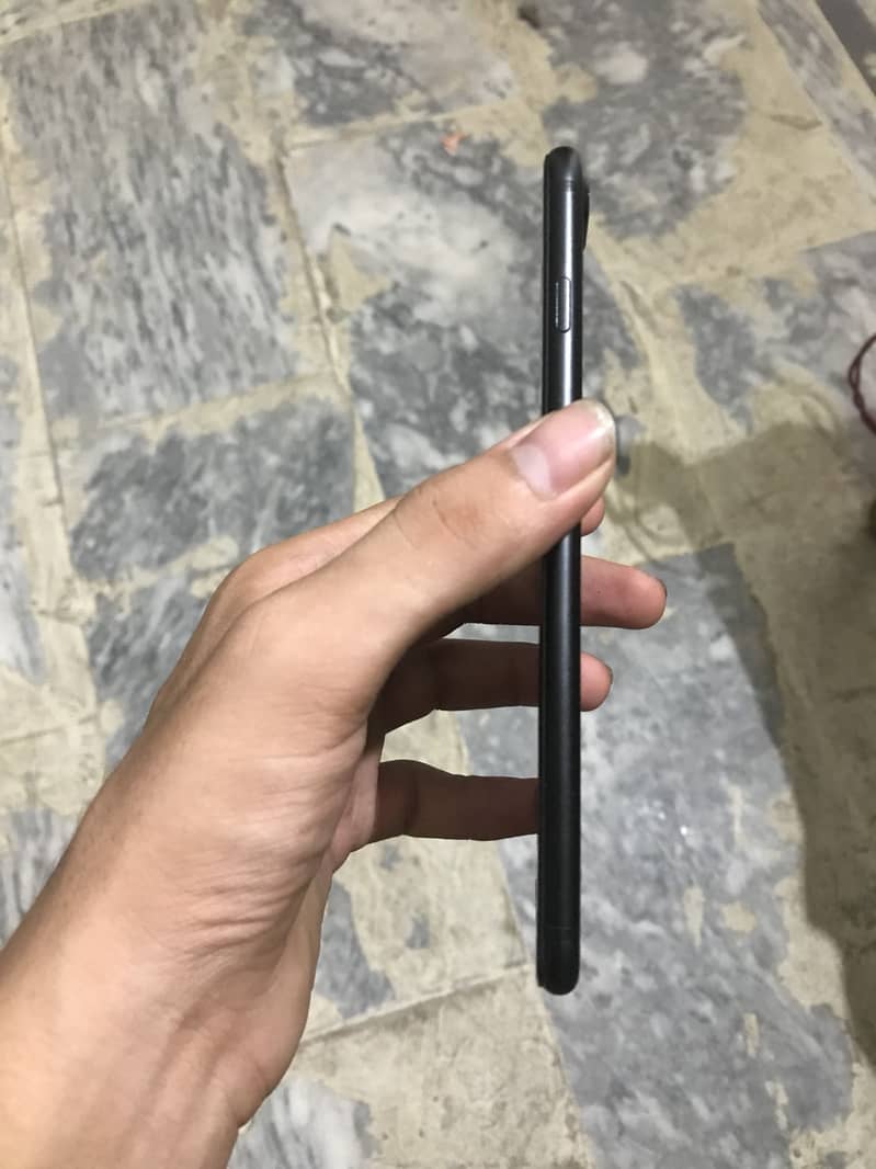 Apple iPhone 7 Plus 1