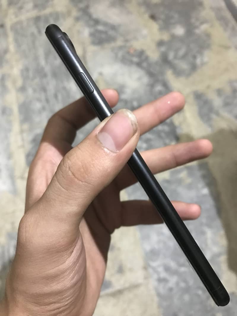 Apple iPhone 7 Plus 2
