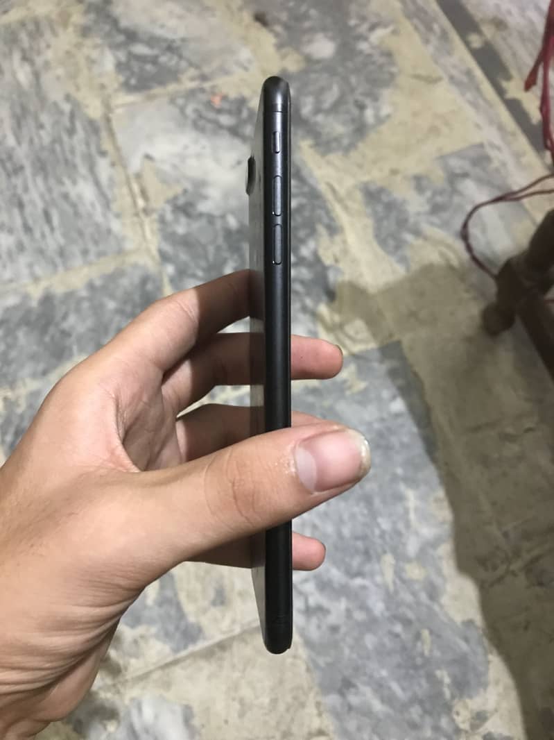 Apple iPhone 7 Plus 3