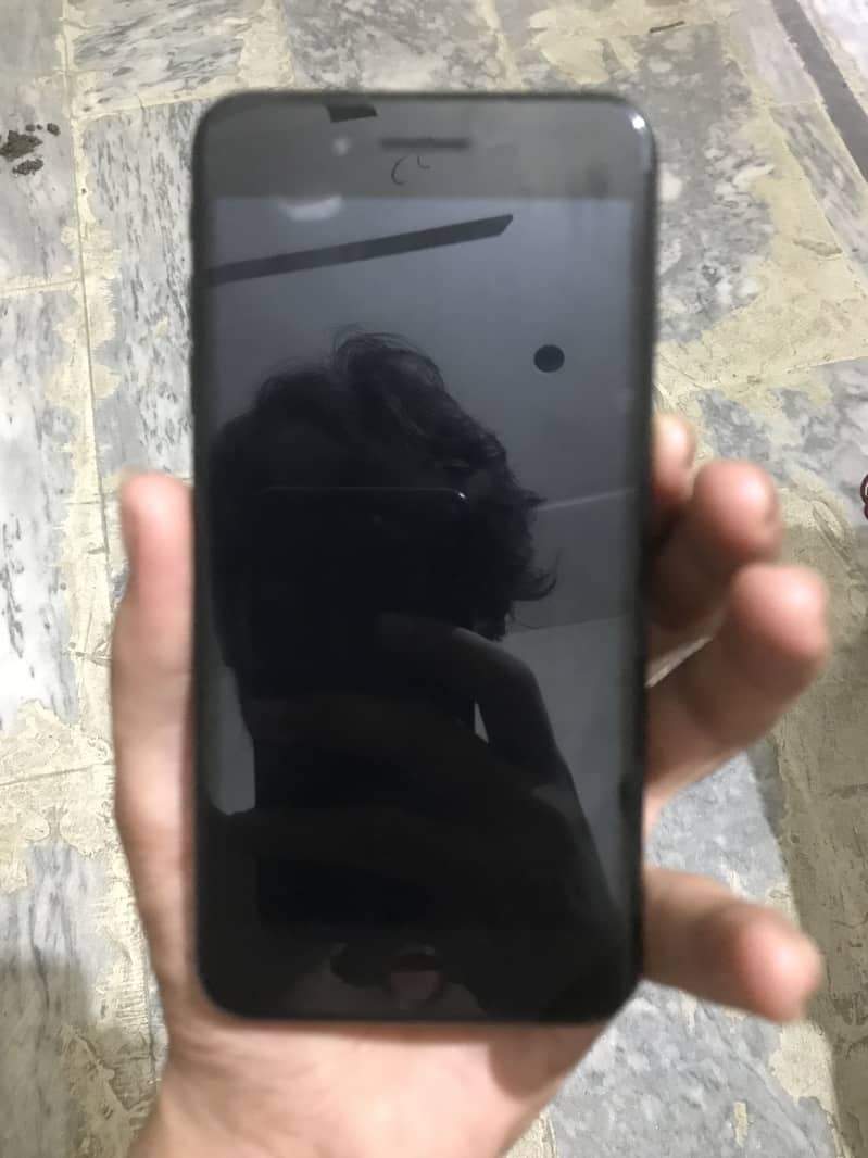 Apple iPhone 7 Plus 6