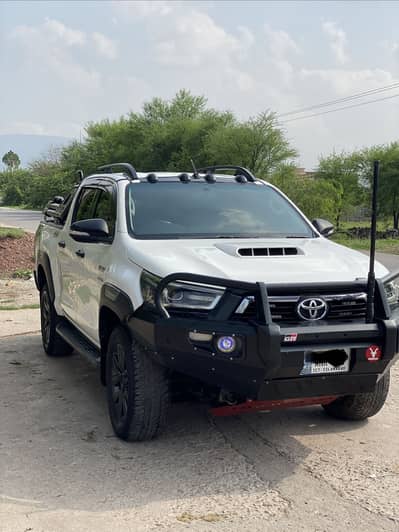 Toyota hilux revo v