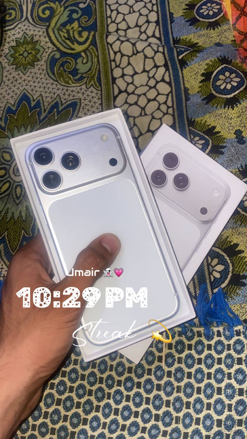 Apple iPhone 17 pro max 1