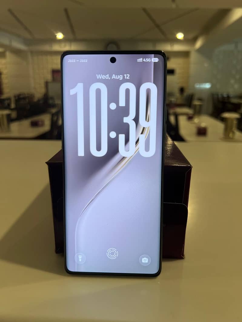 Tecno CAMON 40 Pro 1