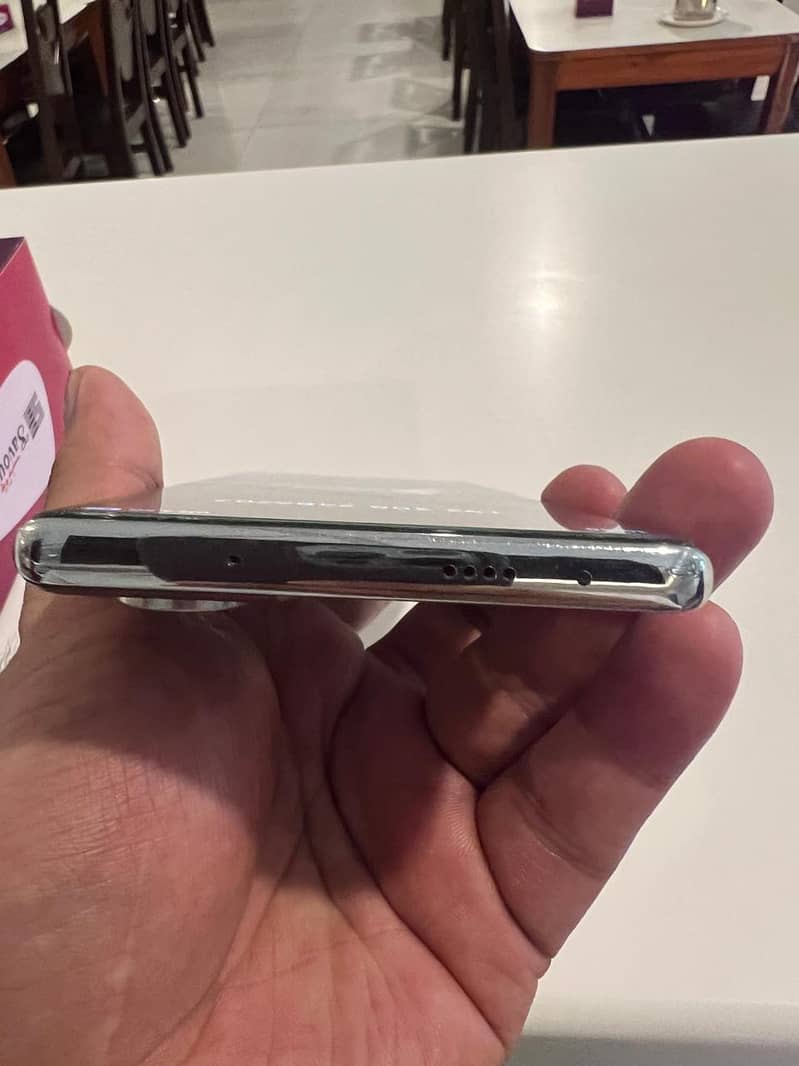 Tecno CAMON 40 Pro 4