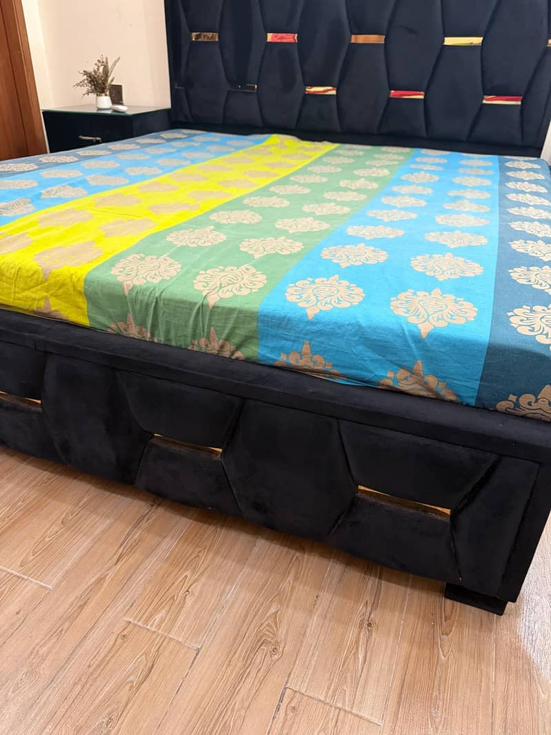 complete bed set 0