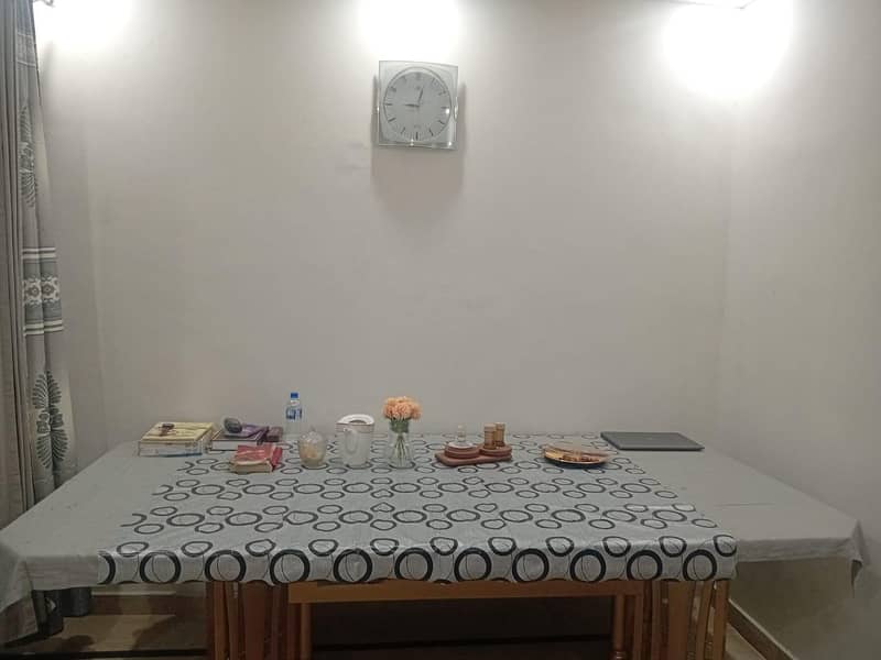Dining table condition 10/10 0